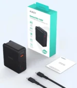 Svart GaN-laddare med två USB-C-uttag och ett USB-A, förpackning, USB-kabel, användarmanual